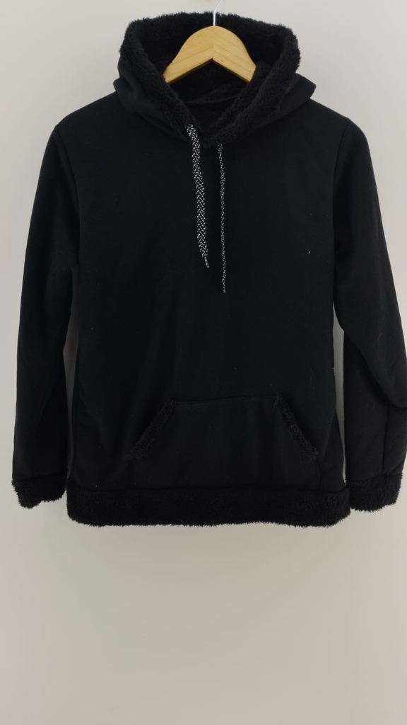 Buzo negro con peluchito T: L