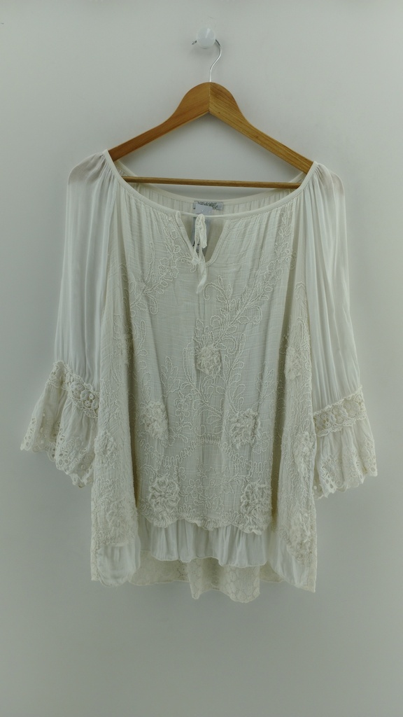 Blusa blanca estilo bohemio T:3