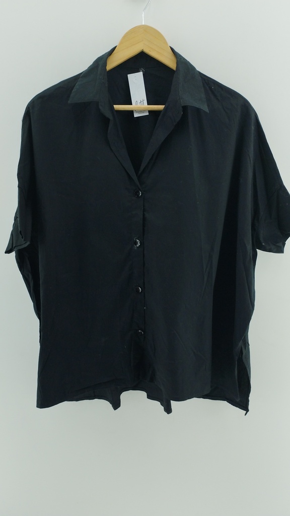 Camisa negra mangas cortas T:6