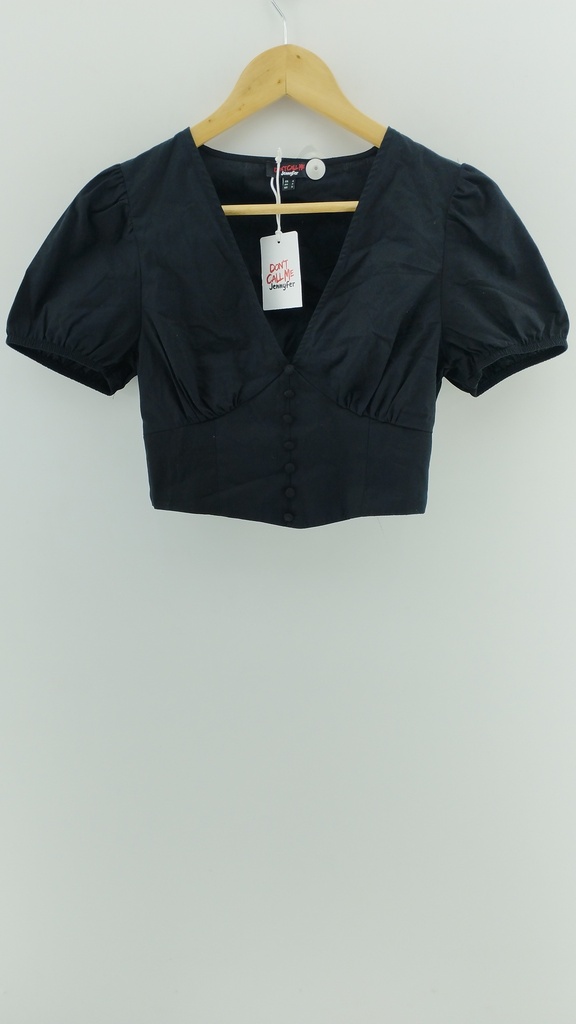 Remera negra crop-top manga princesa JENNIFER T:S