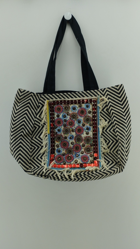 Bolso boho-chic bordado de flores 