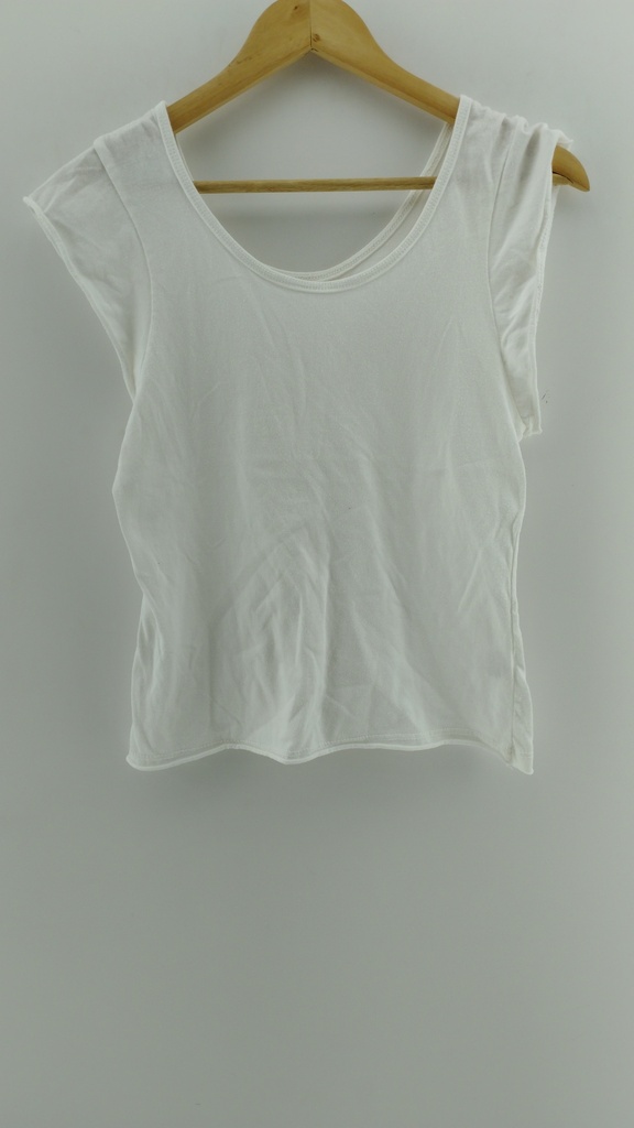 Remera básica blanca escote redondo T:M