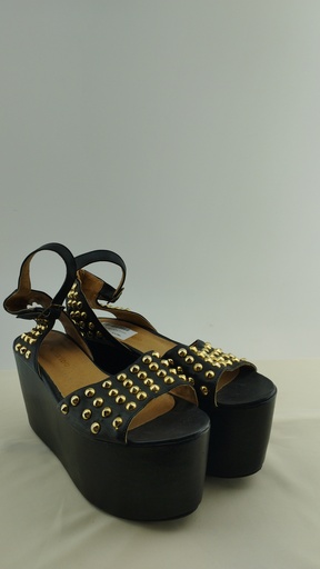 [P04718-7] Sandalia negra tachas doradas PEPE T:38